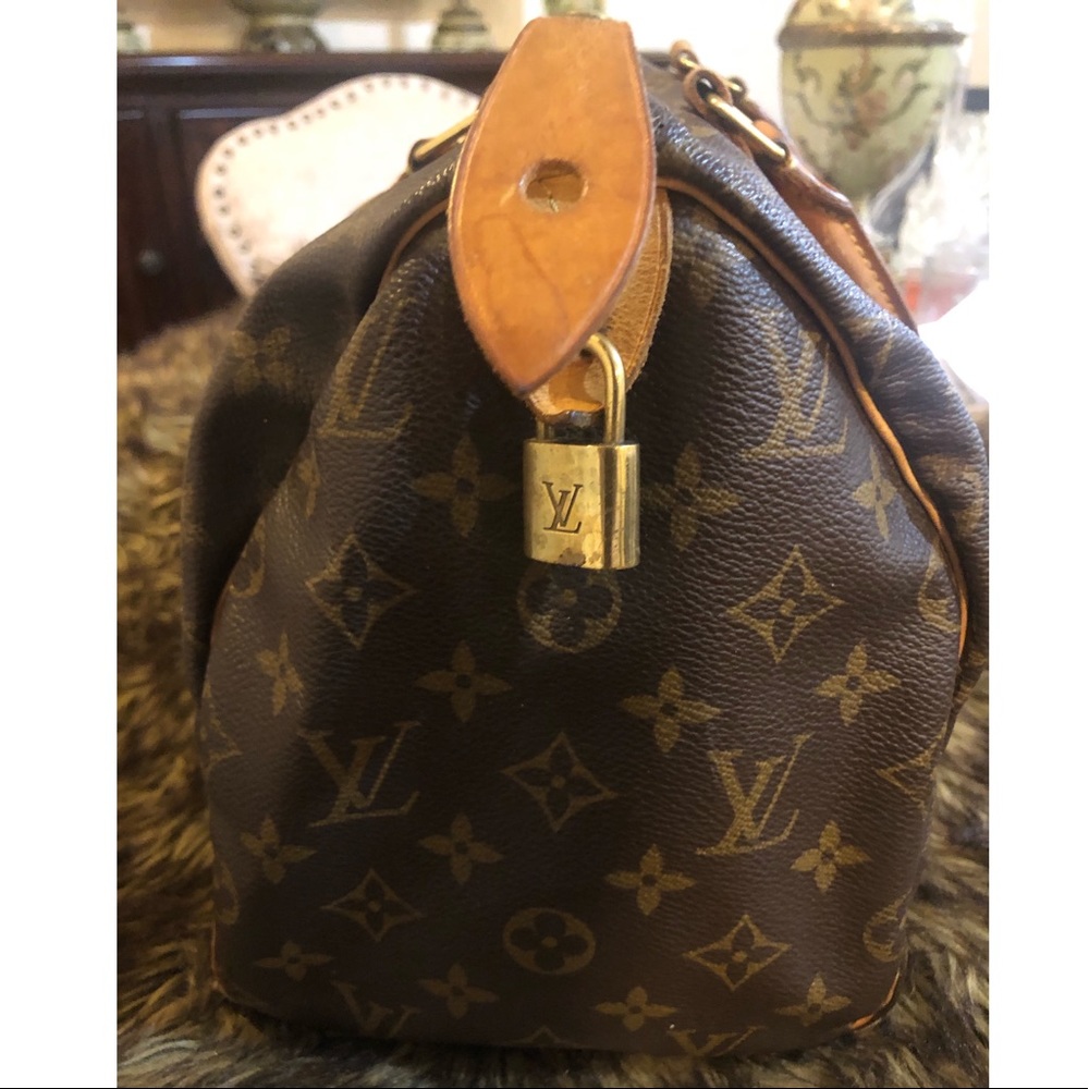 SOLD | Louis Vuitton Monogram Speedy • Authentic - Picture 2 of 9